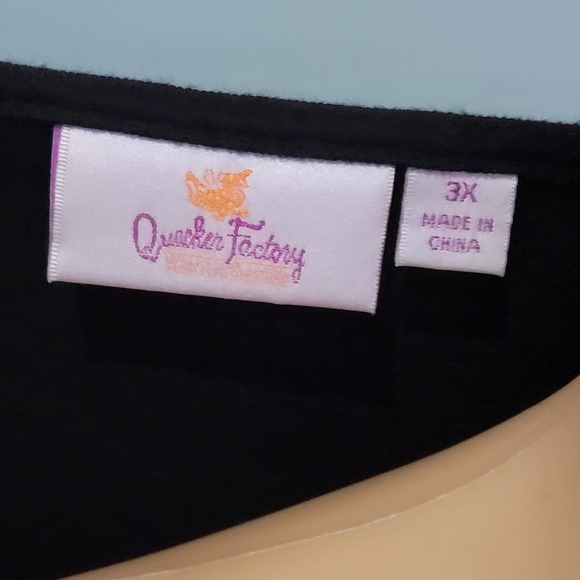 Quacker Factory Black Top with Silver Studded Neckline 3X NWOT - Picture 5 of 6